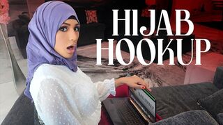 Hijab Girl Nina Grew Up Watching American Teen Movies And Is Obsessed With Becoming Prom Queen